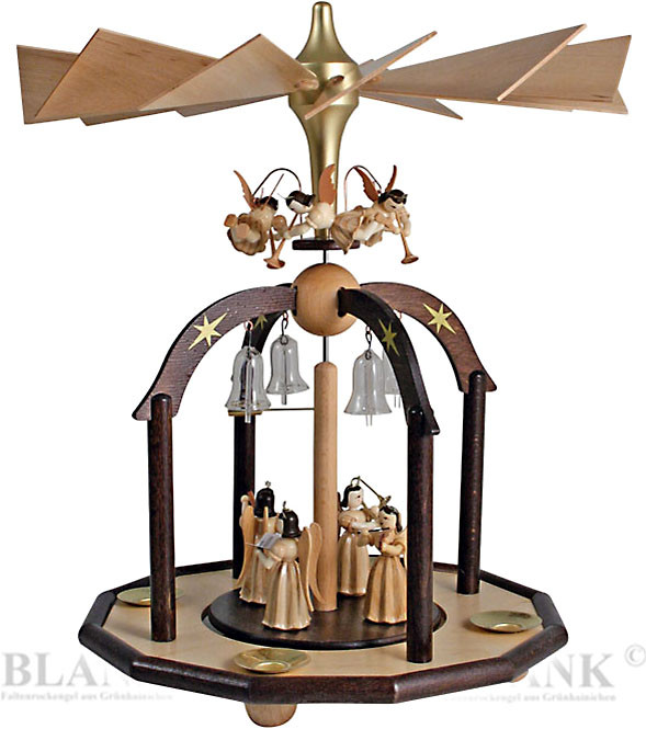 Blank Glöckchenpyramide mit Faltenlangrockengel, für Kerzen Blank Glöckchenpyramide mit Faltenlangrockengel, für Kerzen