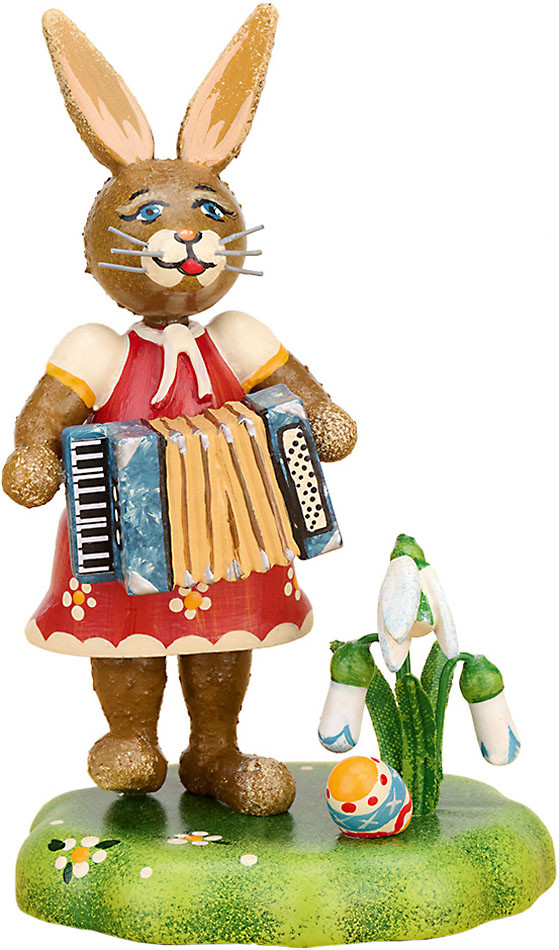 Hubrig Volkskunst Hasenmusikant - Mädchen mit Akkordeon Hubrig Volkskunst Hasenmusikant - Mädchen mit Akkordeon