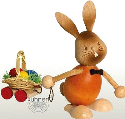 Drechslerei Kuhnert Stupsi Hase mit Eierwagen Drechslerei Kuhnert Stupsi Hase mit Eierwagen
