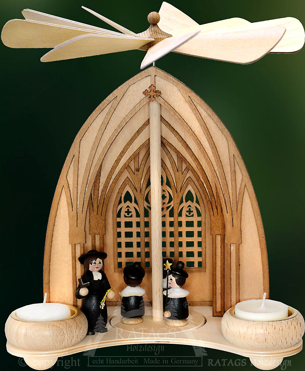 RATAGS Dompyramide mit Kurrendesänger und Pfarrer RATAGS Dompyramide mit Kurrendesänger und Pfarrer