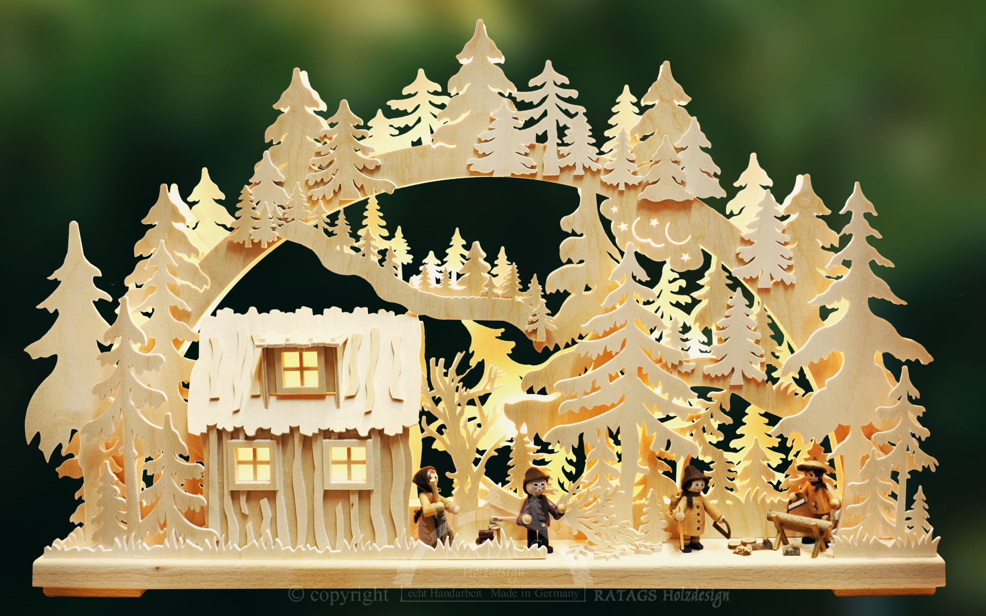 Ratags 3D-Schwibbogen Blockhütte, mit Waldarbeitern, groß Ratags 3D-Schwibbogen Blockhütte, mit Waldarbeitern, groß