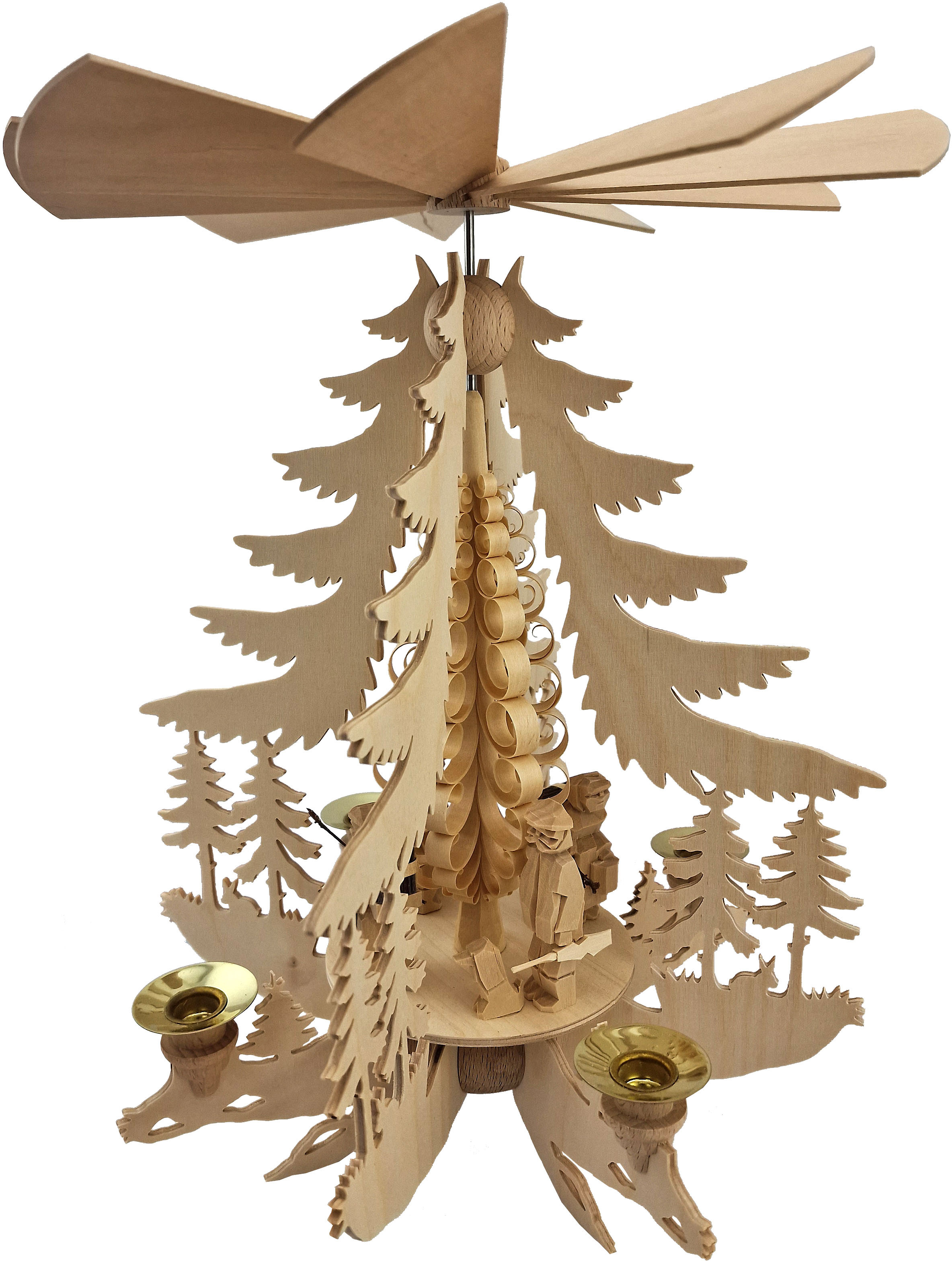 Taulin Kleine Pyramide, geschnitzte Waldfiguren Taulin Kleine Pyramide, geschnitzte Waldfiguren