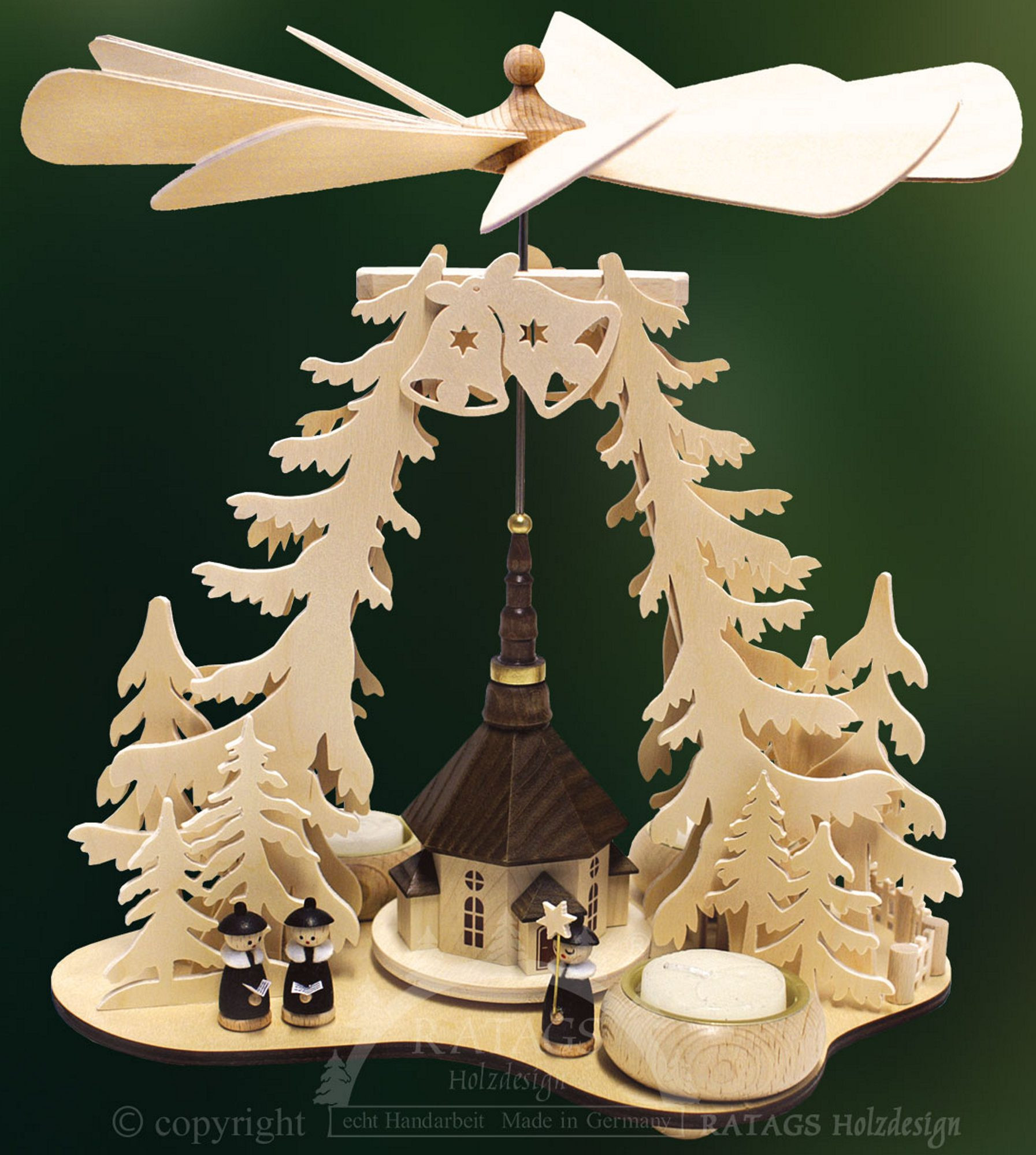 Ratags Waldpyramide, Seiffener Kirche mit Kurrende Ratags Waldpyramide, Seiffener Kirche mit Kurrende